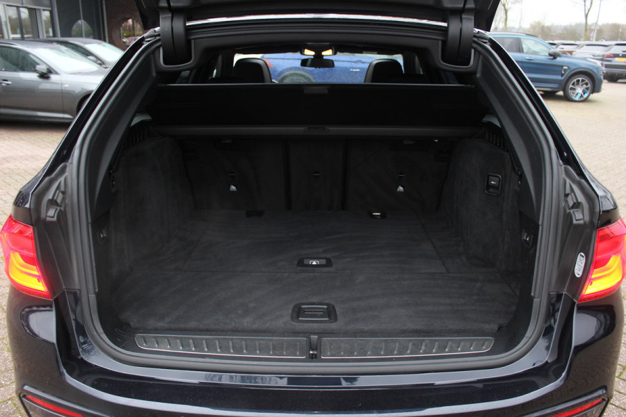 BMW 5 Serie Touring 540i xDrive High Exe. M Sport / Trekhaak / Panoramadak / 360Camera / Head-up / Leder / 19'' / Harman Kardon / CarPlay / Stoelventilatie / Stuur+Stoelverwarming / 4zone / Dodehoek / DAB / ACC