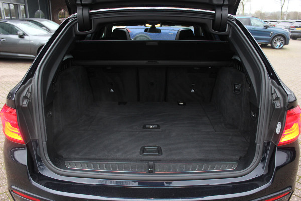 BMW 5 Serie Touring 540i xDrive High Exe. M Sport / Trekhaak / Panoramadak / 360Camera / Head-up / Leder / 19'' / Harman Kardon / CarPlay / Stoelventilatie / Stuur+Stoelverwarming / 4zone / Dodehoek / DAB / ACC