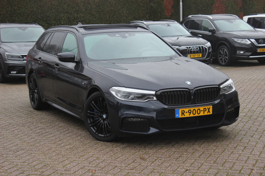 BMW 5 Serie Touring 540i xDrive High Exe. M Sport / Trekhaak / Panoramadak / 360Camera / Head-up / Leder / 19'' / Harman Kardon / CarPlay / Stoelventilatie / Stuur+Stoelverwarming / 4zone / Dodehoek / DAB / ACC