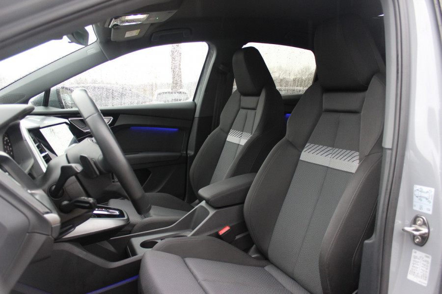Audi Q4 Sportback e-tron 40 Launch edition Advanced 77 kWh / SOH 91,4% / CarPlay / Matrix LED / Sportstoelen / Virtual Cockpit / Parkeerhulp V+A / Sonos Audio / Intr.voorverwarming / Stoelverwarming / DAB / Cruise Control