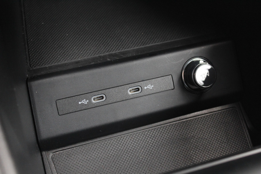 Audi Q4 Sportback e-tron 40 Launch edition Advanced 77 kWh / SOH 91,4% / CarPlay / Matrix LED / Sportstoelen / Virtual Cockpit / Parkeerhulp V+A / Sonos Audio / Intr.voorverwarming / Stoelverwarming / DAB / Cruise Control