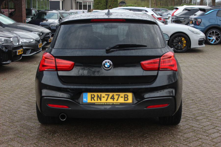 BMW 1-serie 118i Corporate Lease Exe. M Sport / Alcantara / Navigatie / Parkeerhulp achter / 17'' / Sportstoelen / Cruise Control