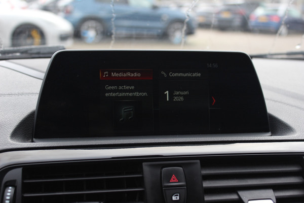 BMW 1-serie 118i Corporate Lease Exe. M Sport / Alcantara / Navigatie / Parkeerhulp achter / 17'' / Sportstoelen / Cruise Control