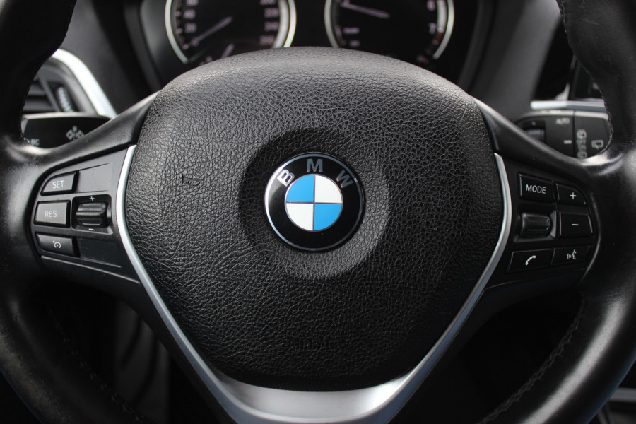 BMW 1-serie 118i Corporate Lease Exe. M Sport / Alcantara / Navigatie / Parkeerhulp achter / 17'' / Sportstoelen / Cruise Control