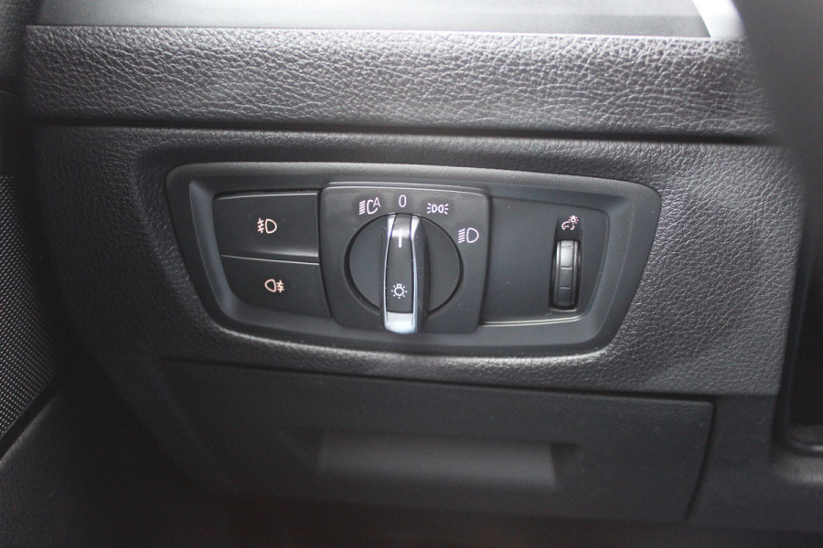 BMW 1-serie 118i Corporate Lease Exe. M Sport / Alcantara / Navigatie / Parkeerhulp achter / 17'' / Sportstoelen / Cruise Control