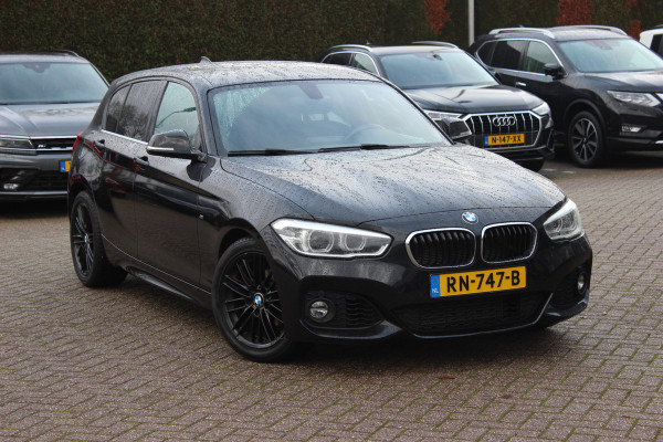 BMW 1-serie 118i Corporate Lease Exe. M Sport / Alcantara / Navigatie / Parkeerhulp achter / 17'' / Sportstoelen / Cruise Control