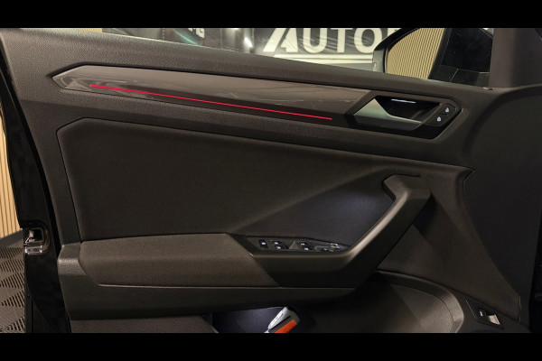 Volkswagen T-Roc 1.5 TSI Sport Business 3X R-Line PANO|VIRTUAL|DEALER ONDERHOUDEN|CARPLAY|CAMERA|SFEERVERLICHTING|NL AUTO|