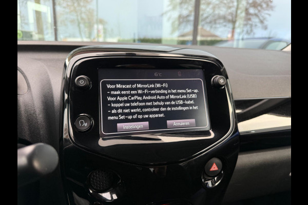 Citroën C1 1.0 VTi Airscape Shine - Media - Climate - 15 " Lichtmetaal - Org.NL