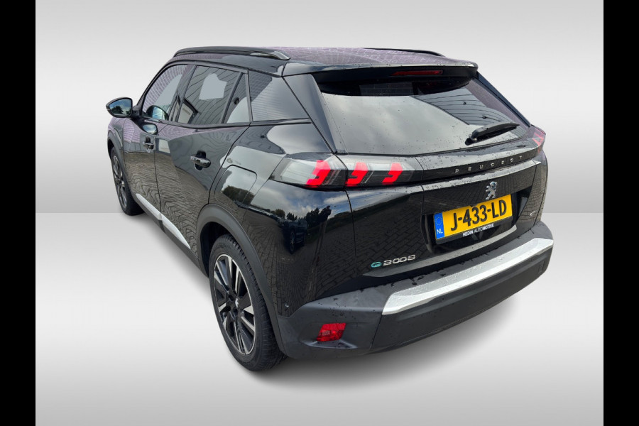 Peugeot e-2008 EV GT 50 kWh / Panoramadak / Camera / Virtual Cockpit / Half leder / 18'' / Navigatie / Keyless / Cruise Control / Dodehoek detectie