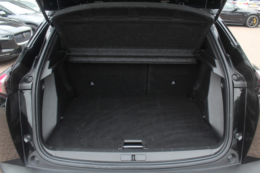 Peugeot e-2008 EV GT 50 kWh / Panoramadak / Camera / Virtual Cockpit / Half leder / 18'' / Navigatie / Keyless / Cruise Control / Dodehoek detectie