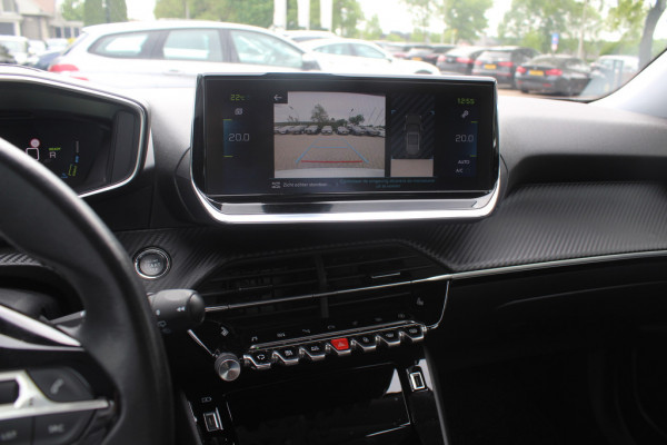 Peugeot e-2008 EV GT 50 kWh / Panoramadak / Camera / Virtual Cockpit / Half leder / 18'' / Navigatie / Keyless / Cruise Control / Dodehoek detectie