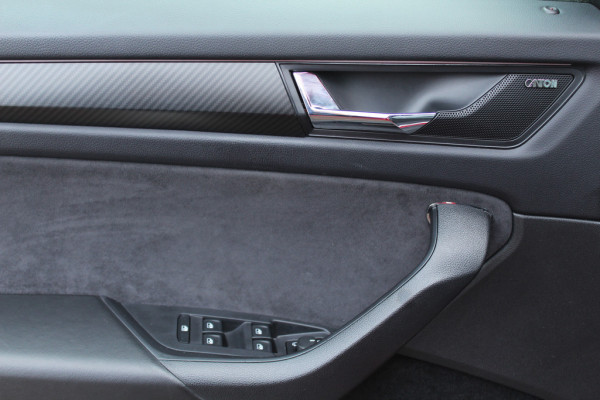 Škoda Kodiaq 2.0 TSI 4x4 Style / Trekhaak / Panoramadak / 360Camera / Leder&Alcantara / Keyless / 20'' / Navigatie / DAB / Cruise Control