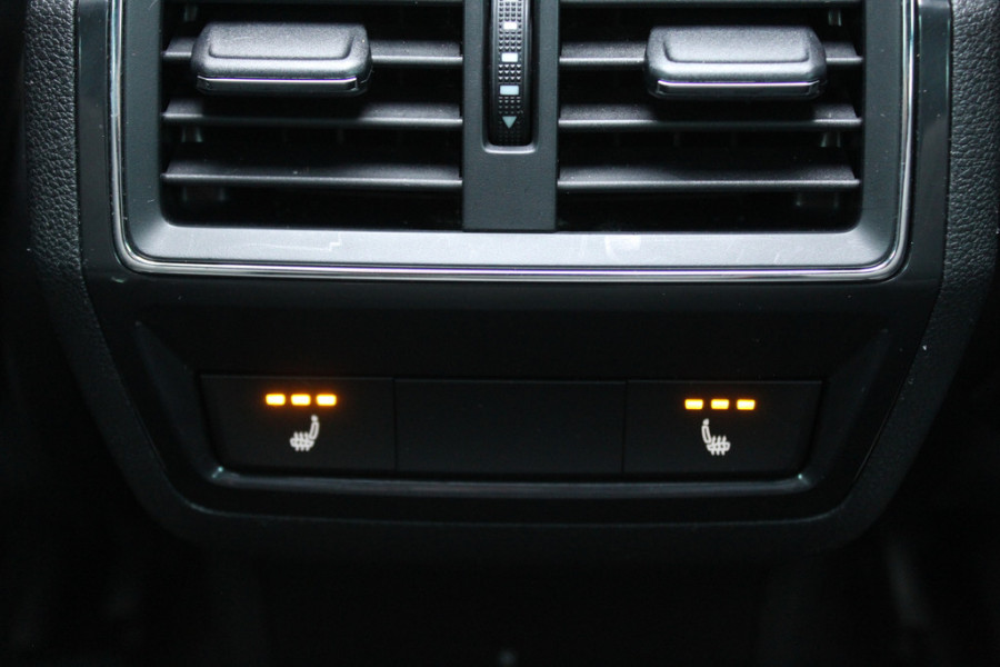 Škoda Kodiaq 2.0 TSI 4x4 Style / Trekhaak / Panoramadak / 360Camera / Leder&Alcantara / Keyless / 20'' / Navigatie / DAB / Cruise Control