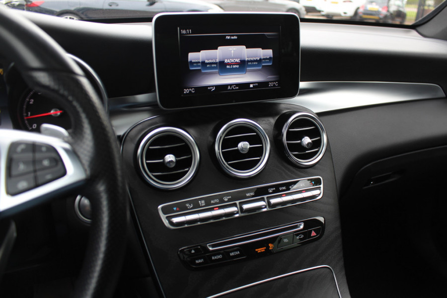 Mercedes-Benz GLC Coupé 250 4MATIC Business Solution AMG / Camera / Burmester / Memory Seats / Leer&Alcantara / 19'' / Dodehoek / Navigatie / Stoelverwarming / Cruise Control