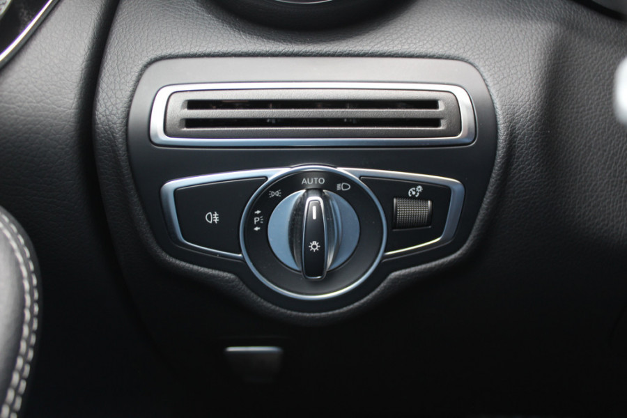 Mercedes-Benz GLC Coupé 250 4MATIC Business Solution AMG / Camera / Burmester / Memory Seats / Leer&Alcantara / 19'' / Dodehoek / Navigatie / Stoelverwarming / Cruise Control