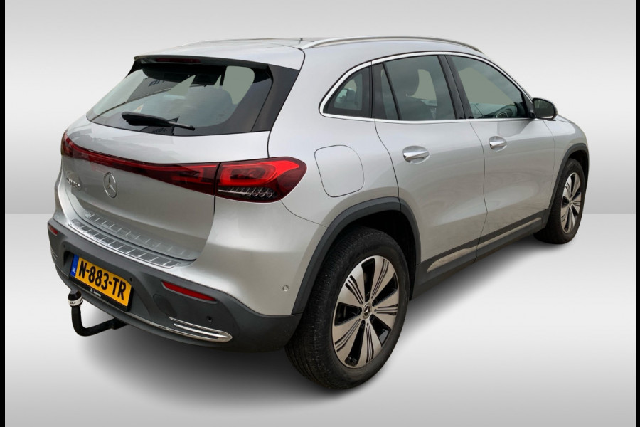 Mercedes-Benz EQA 250 Business Solution AMG 67 kWh / Full option! / Trekhaak / Panoramadak / 360Camera / Head-up / Burmester / Half leder / 18'' / CarPlay / Navigatie / Dodehoek / DAB / Stoelverwarming / ACC