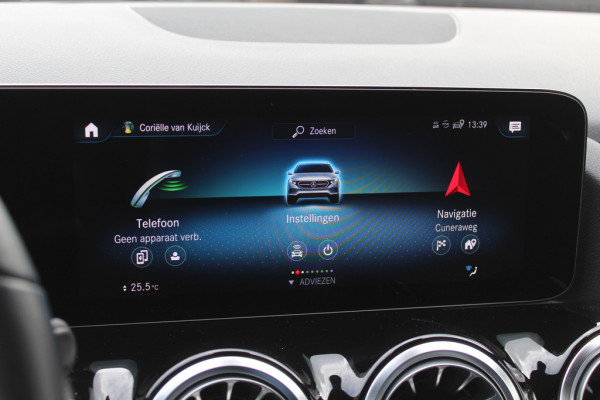 Mercedes-Benz EQA 250 Business Solution AMG 67 kWh / Full option! / Trekhaak / Panoramadak / 360Camera / Head-up / Burmester / Half leder / 18'' / CarPlay / Navigatie / Dodehoek / DAB / Stoelverwarming / ACC