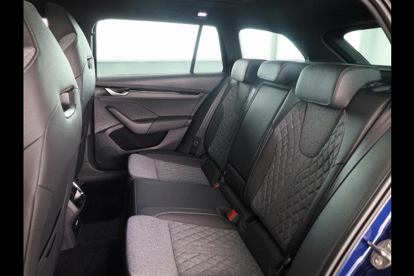 Škoda Octavia Combi 1.5 TSI MHEV 150pk Sportline Tour | Schuif/kanteldak | Travel assist | Trekhaak wegklapbaar
