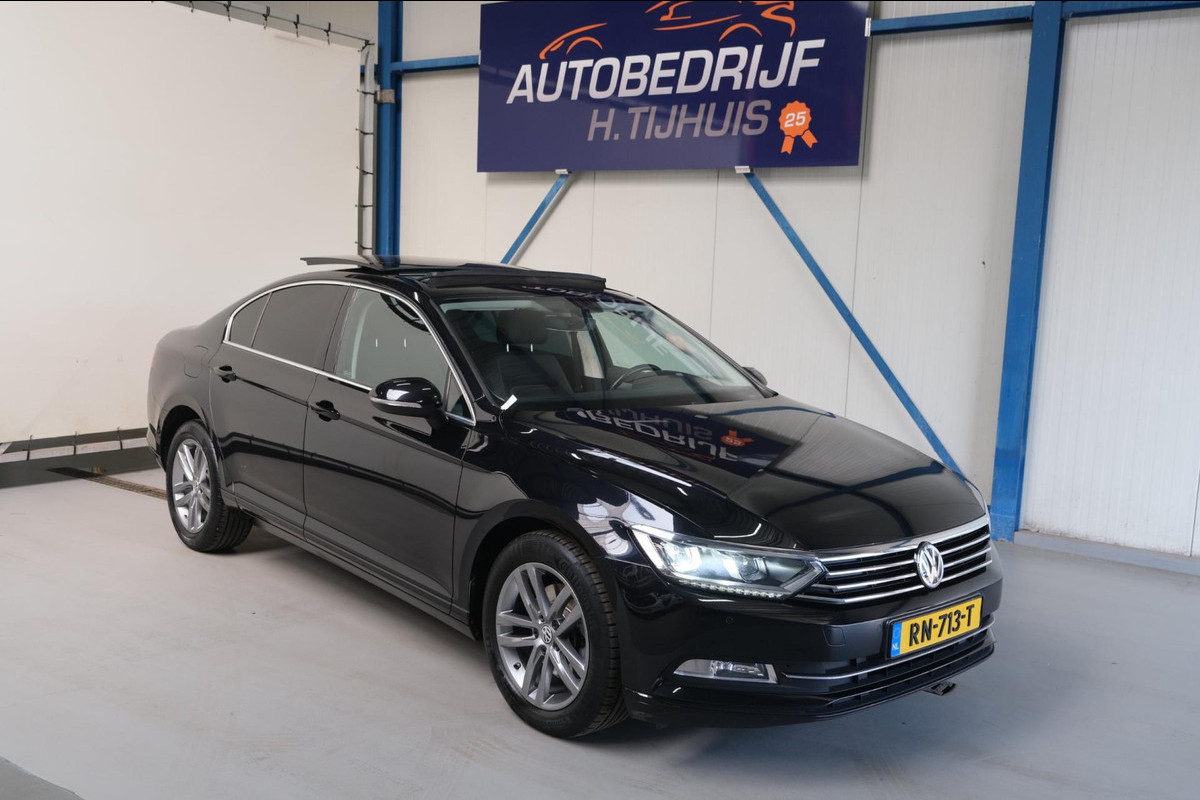 Volkswagen Passat 1.6 TDI Comfortline Business Automaat - Airco, Cruise, Schuifdak, Navi, PDC.
