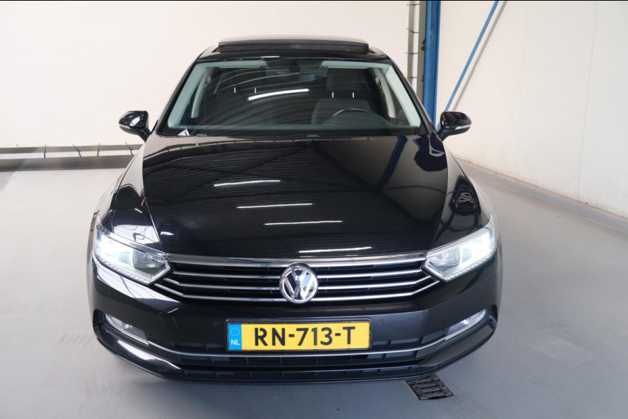 Volkswagen Passat 1.6 TDI Comfortline Business Automaat - Airco, Cruise, Schuifdak, Navi, PDC.