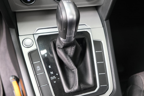 Volkswagen Passat 1.6 TDI Comfortline Business Automaat - Airco, Cruise, Schuifdak, Navi, PDC.