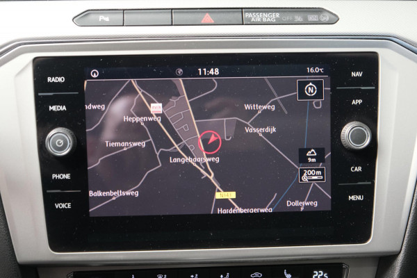 Volkswagen Passat 1.6 TDI Comfortline Business Automaat - Airco, Cruise, Schuifdak, Navi, PDC.