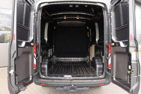 Ford Transit 2.0 TDCi 170PK L2H2 l AUTOMAAT l TREKHAAK l PDC