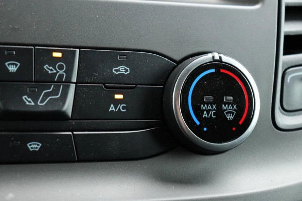 Ford Transit 2.0 TDCi 170PK L2H2 l AUTOMAAT l TREKHAAK l PDC