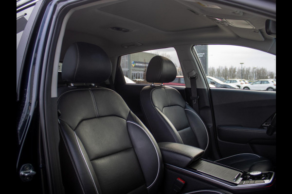 Kia e-Niro ExecutiveLine 64 kWh | Trekhaak | 3 Fase | Stoel en stuurverwarming |