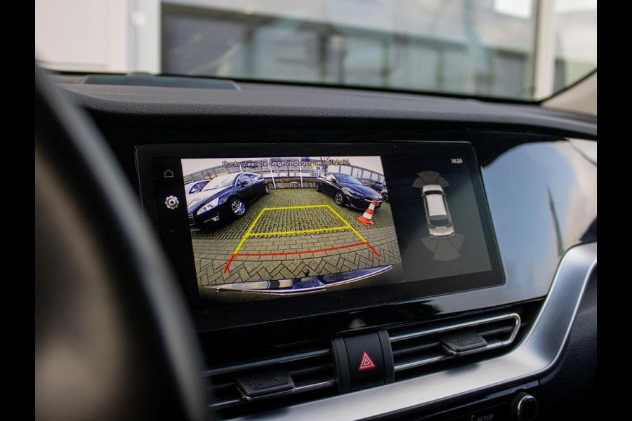 Kia e-Niro ExecutiveLine 64 kWh | Trekhaak | 3 Fase | Stoel en stuurverwarming |