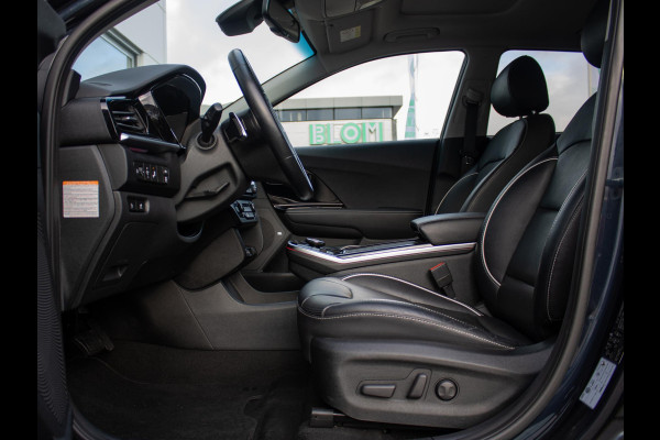 Kia e-Niro ExecutiveLine 64 kWh | Trekhaak | 3 Fase | Stoel en stuurverwarming |