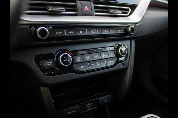 Kia e-Niro ExecutiveLine 64 kWh | Trekhaak | 3 Fase | Stoel en stuurverwarming |
