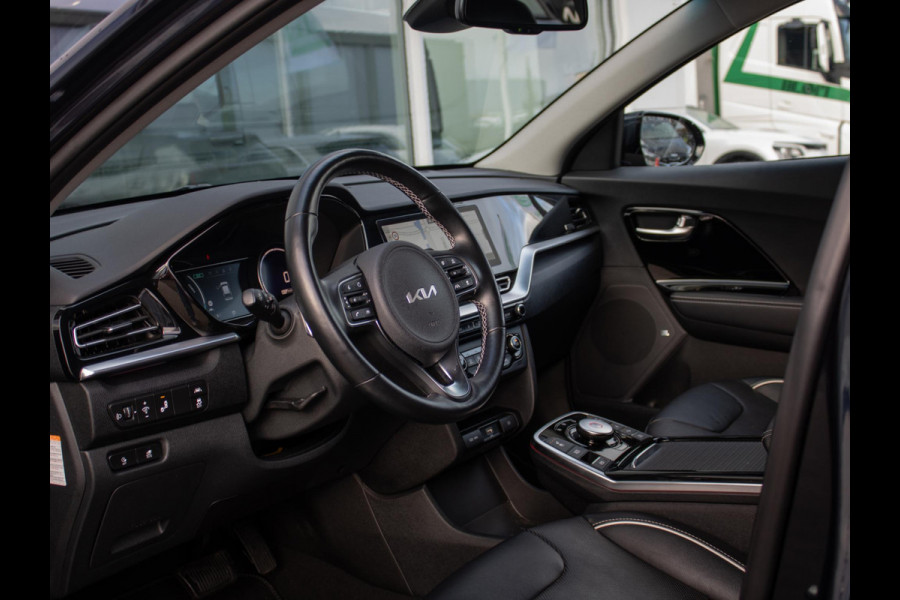 Kia e-Niro ExecutiveLine 64 kWh | Trekhaak | 3 Fase | Stoel en stuurverwarming |