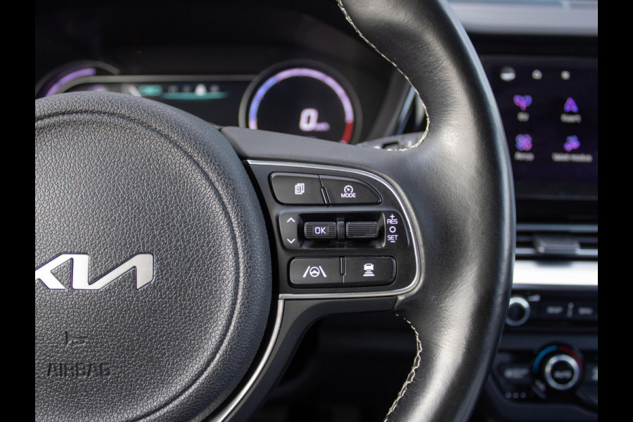 Kia e-Niro ExecutiveLine 64 kWh | Trekhaak | 3 Fase | Stoel en stuurverwarming |