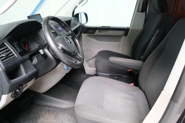 Volkswagen Transporter 2.0 TDI L2H1 Highline Automaat - N.A.P. Airco, Cruise, PDC, Navi, Camera, Trekhaak.