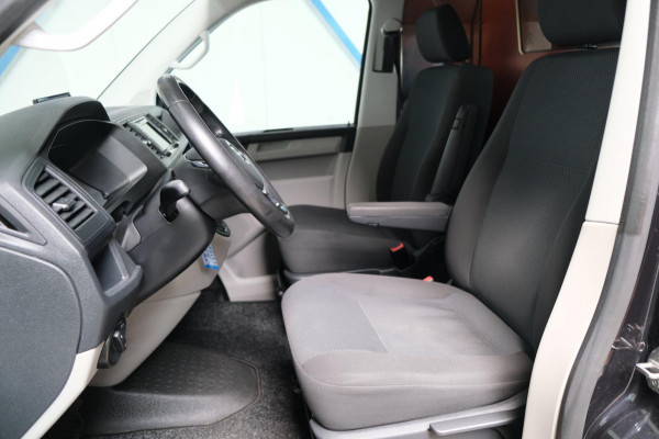 Volkswagen Transporter 2.0 TDI L2H1 Highline Automaat - N.A.P. Airco, Cruise, PDC, Navi, Camera, Trekhaak.
