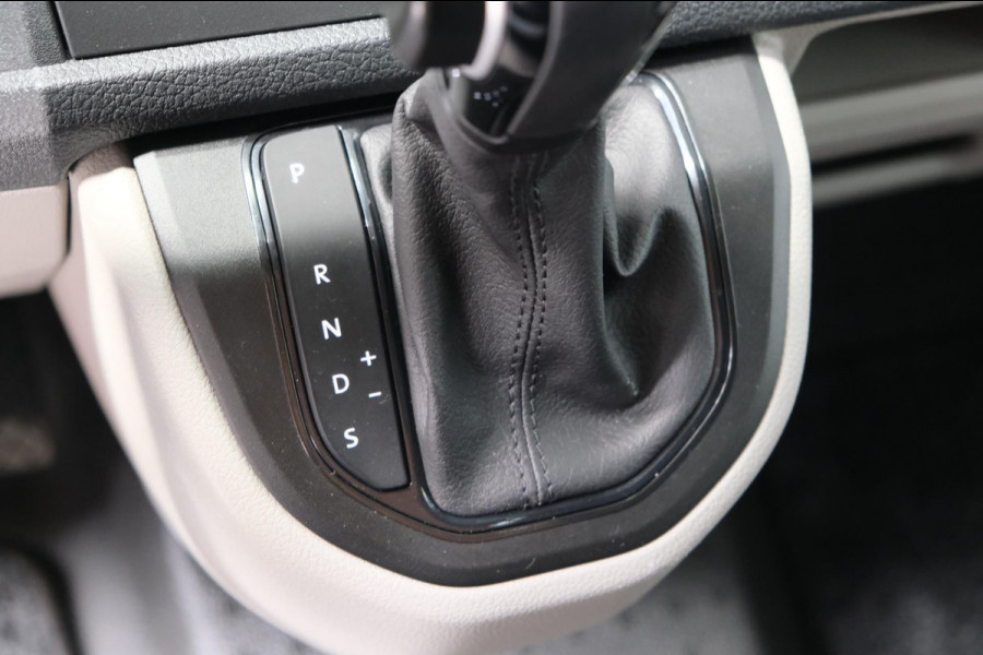 Volkswagen Transporter 2.0 TDI L2H1 Highline Automaat - N.A.P. Airco, Cruise, PDC, Navi, Camera, Trekhaak.