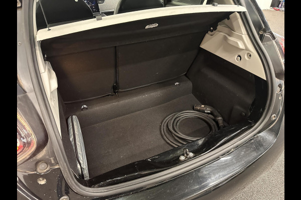 Renault ZOE R135 Intens 52 kWh Koopaccu Navigatie Apple Carplay/Android Auto Camera Parkeersensoren Cruise Control Stoel- en stuurverwarming Climate Control Lichtmetalen velgen