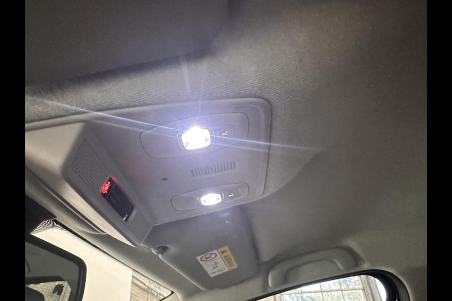 Renault ZOE R135 Intens 52 kWh Koopaccu Navigatie Apple Carplay/Android Auto Camera Parkeersensoren Cruise Control Stoel- en stuurverwarming Climate Control Lichtmetalen velgen