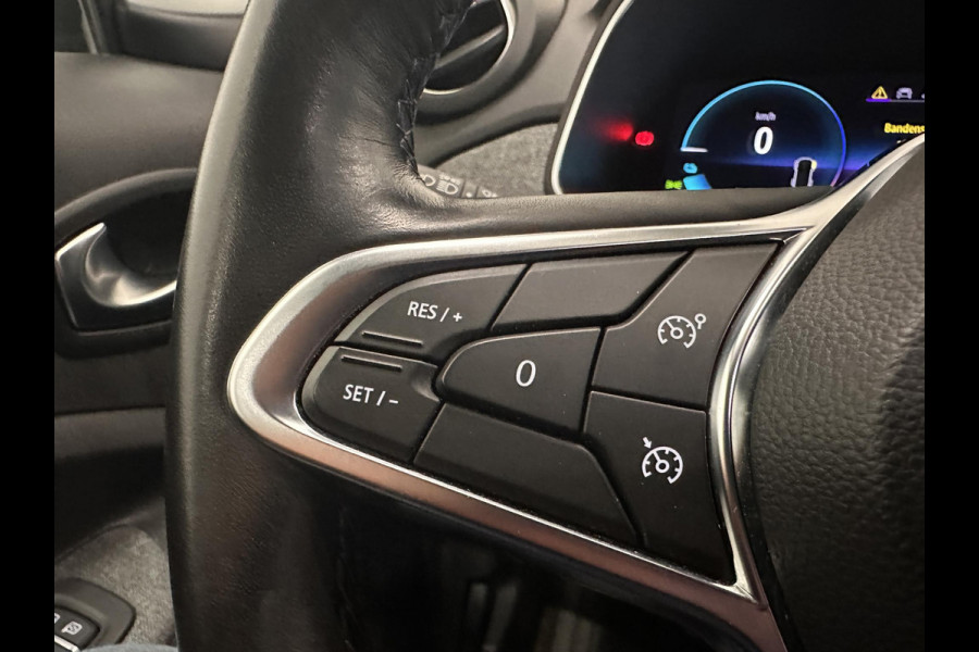 Renault ZOE R135 Intens 52 kWh Koopaccu Navigatie Apple Carplay/Android Auto Camera Parkeersensoren Cruise Control Stoel- en stuurverwarming Climate Control Lichtmetalen velgen