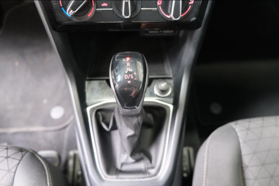 Volkswagen T-Cross 1.0 TSI Life Automaat - Airco, Cruise, Navi, PDC, Trekhaak.