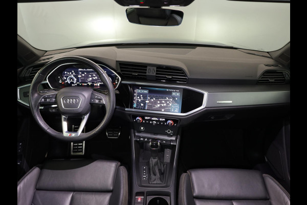 Audi Q3 45 TFSI e S edition 245 pk S-tronic | Navigatie | Parkeersensoren (Park assist) | Achteruitrijcamera | Adaptieve cruise control | Lederen bekleding | Elektr. voorstoelen | S-Line |