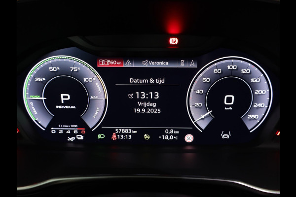 Audi Q3 45 TFSI e S edition 245 pk S-tronic | Navigatie | Parkeersensoren (Park assist) | Achteruitrijcamera | Adaptieve cruise control | Lederen bekleding | Elektr. voorstoelen | S-Line |