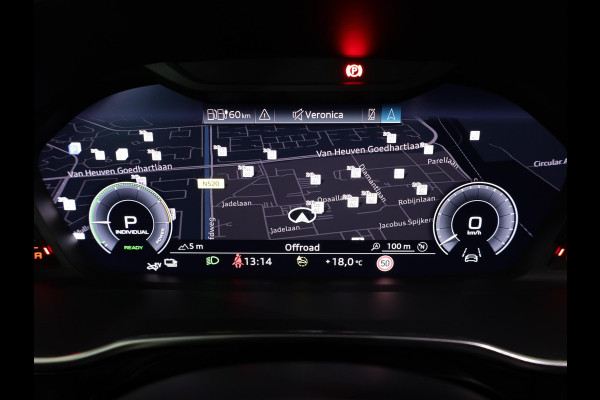 Audi Q3 45 TFSI e S edition 245 pk S-tronic | Navigatie | Parkeersensoren (Park assist) | Achteruitrijcamera | Adaptieve cruise control | Lederen bekleding | Elektr. voorstoelen | S-Line |