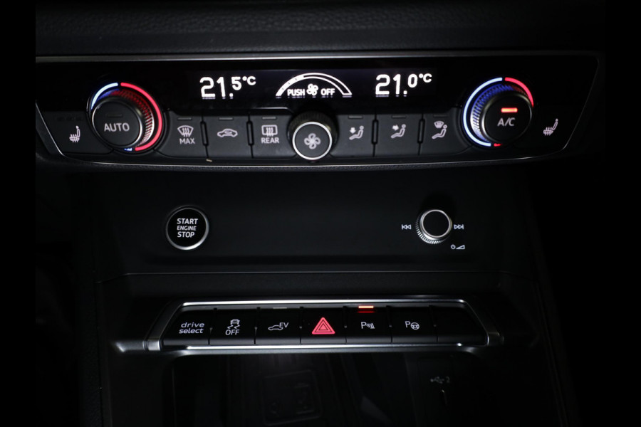 Audi Q3 45 TFSI e S edition 245 pk S-tronic | Navigatie | Parkeersensoren (Park assist) | Achteruitrijcamera | Adaptieve cruise control | Lederen bekleding | Elektr. voorstoelen | S-Line |