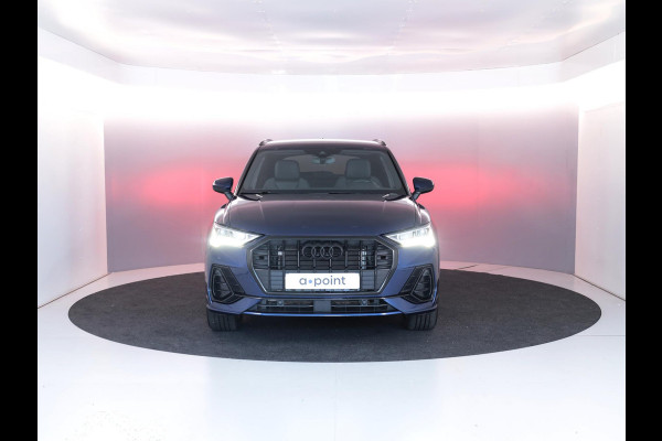 Audi Q3 45 TFSI e S edition 245 pk S-tronic | Navigatie | Parkeersensoren (Park assist) | Achteruitrijcamera | Adaptieve cruise control | Lederen bekleding | Elektr. voorstoelen | S-Line |
