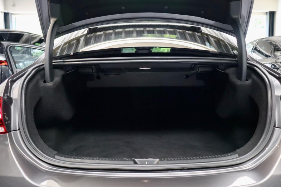 Mercedes-Benz A-Klasse 180d Premium + AMG|PANO|Sfeer|CAM