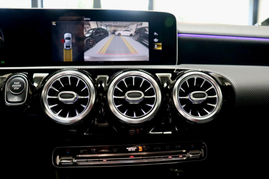 Mercedes-Benz A-Klasse 180d Premium + AMG|PANO|Sfeer|CAM