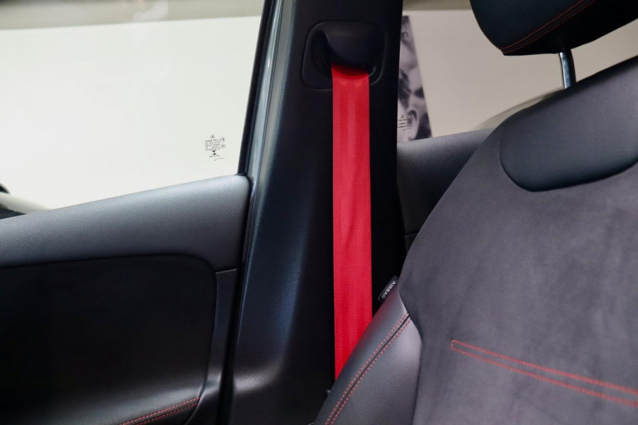 Mercedes-Benz A-Klasse 180d Premium + AMG|PANO|Sfeer|CAM