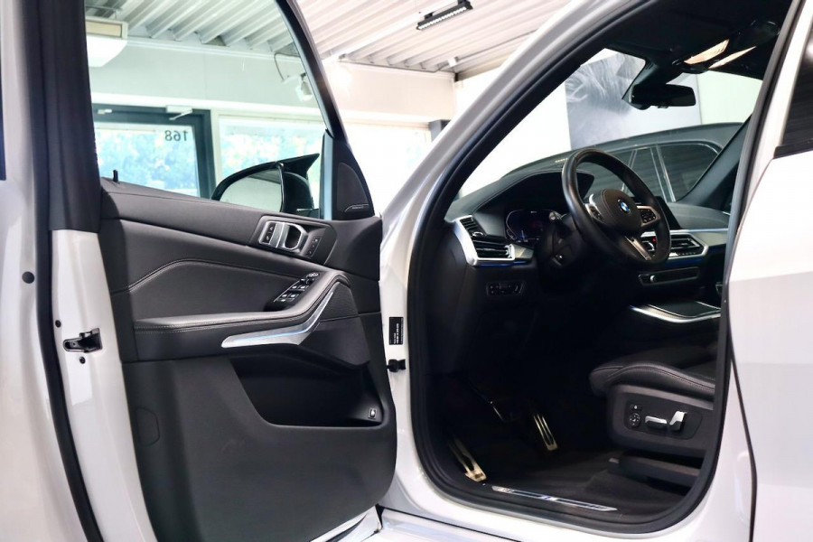 BMW X5 xDrive45e M Sport|PANO|22''|AKRA|AERO Body Maxton